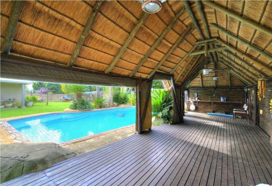 5 Bedroom Property for Sale in Brackenhurst Gauteng