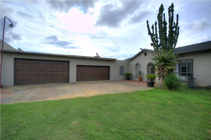 5 Bedroom Property for Sale in Brackenhurst Gauteng