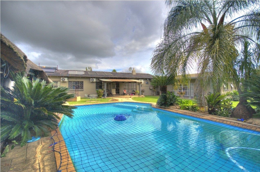 5 Bedroom Property for Sale in Brackenhurst Gauteng