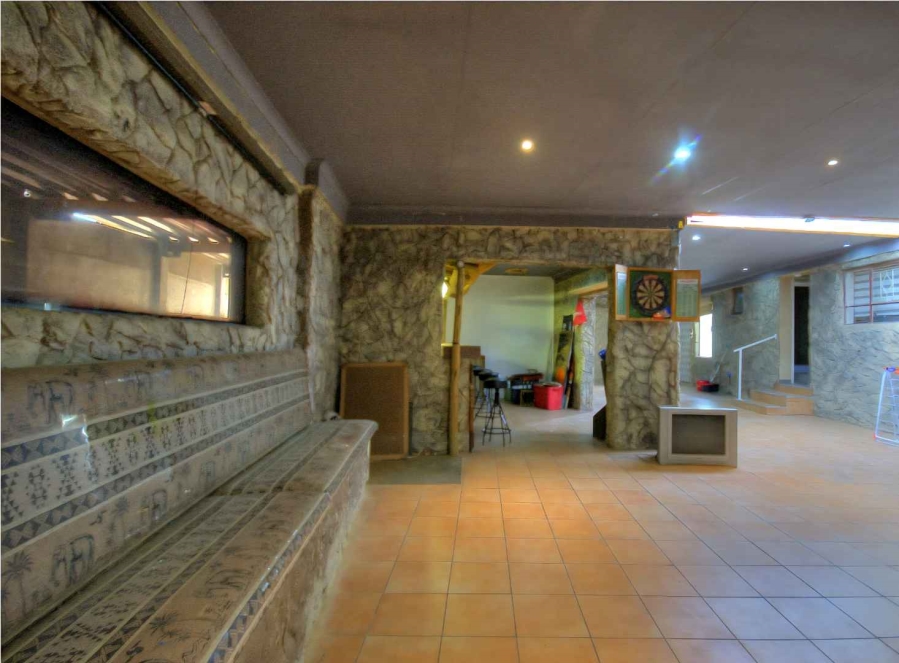 5 Bedroom Property for Sale in Brackenhurst Gauteng