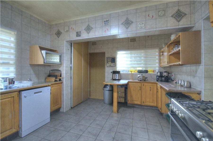 5 Bedroom Property for Sale in Brackenhurst Gauteng