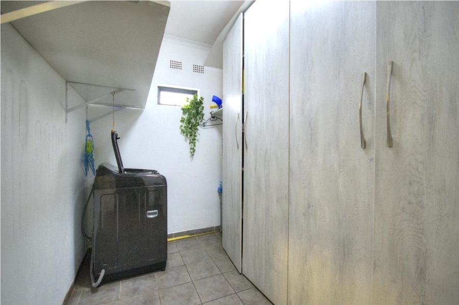 5 Bedroom Property for Sale in Brackenhurst Gauteng