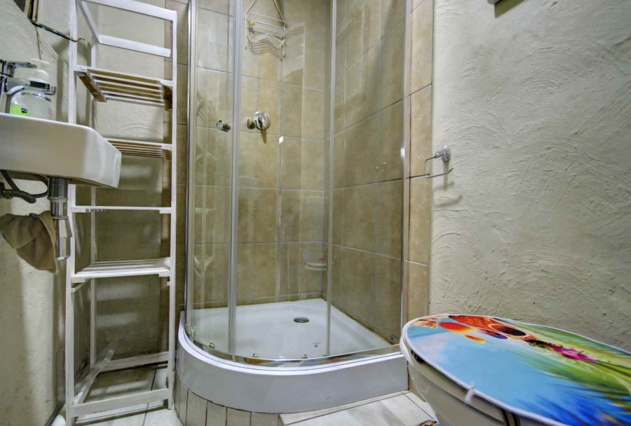 5 Bedroom Property for Sale in Brackenhurst Gauteng