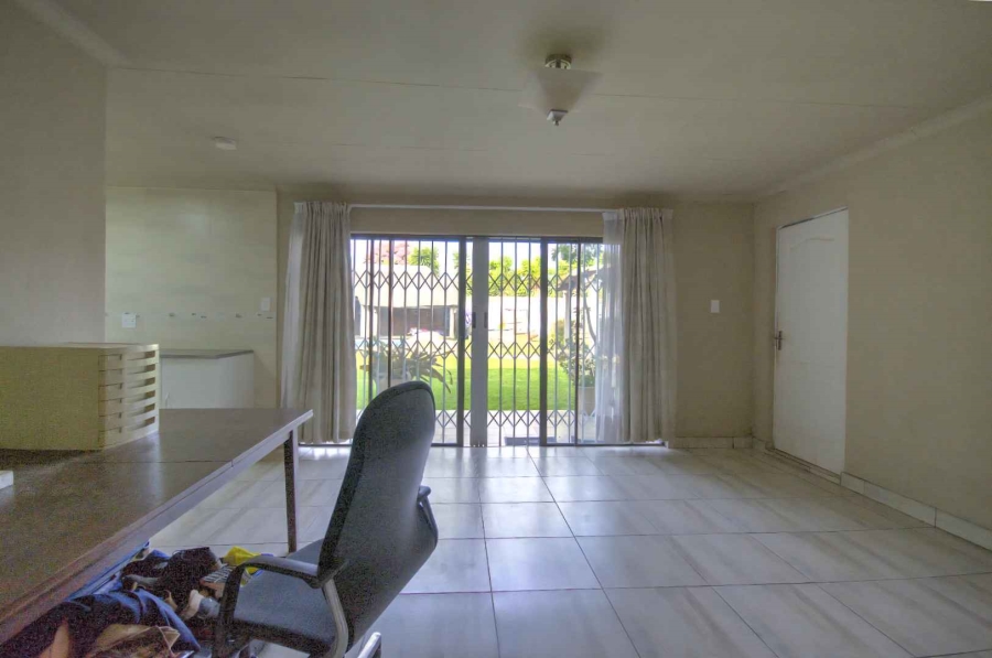 5 Bedroom Property for Sale in Brackenhurst Gauteng