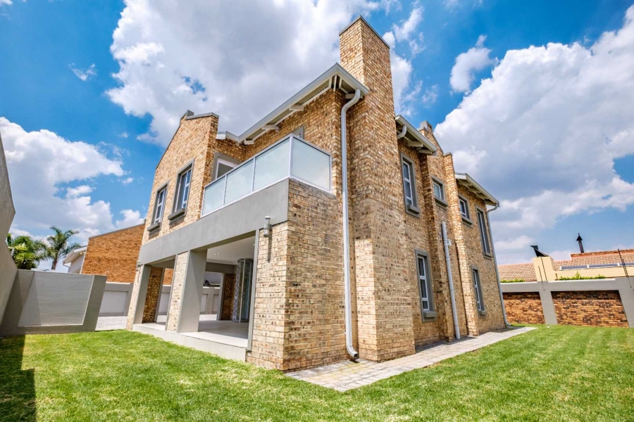 4 Bedroom Property for Sale in Beyerspark Gauteng