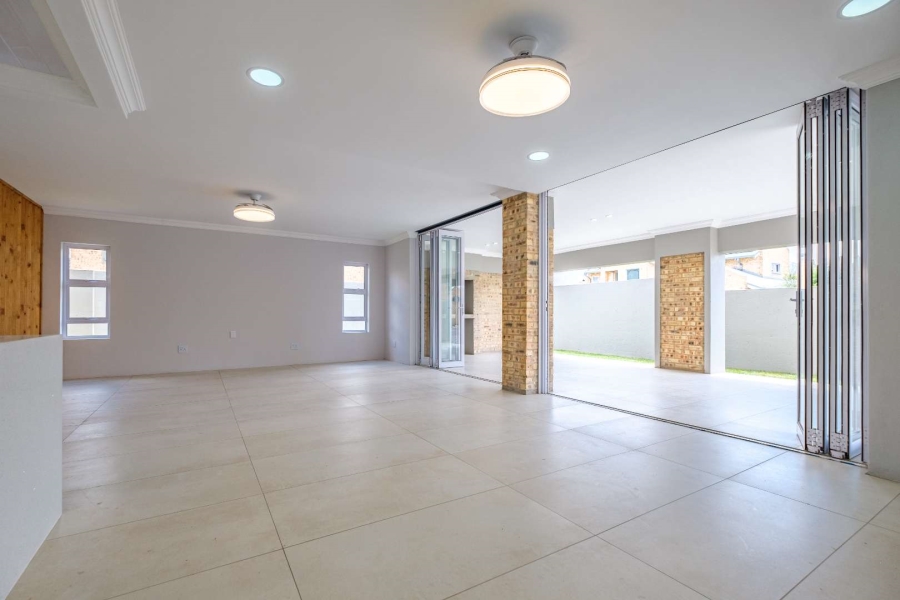 4 Bedroom Property for Sale in Beyerspark Gauteng