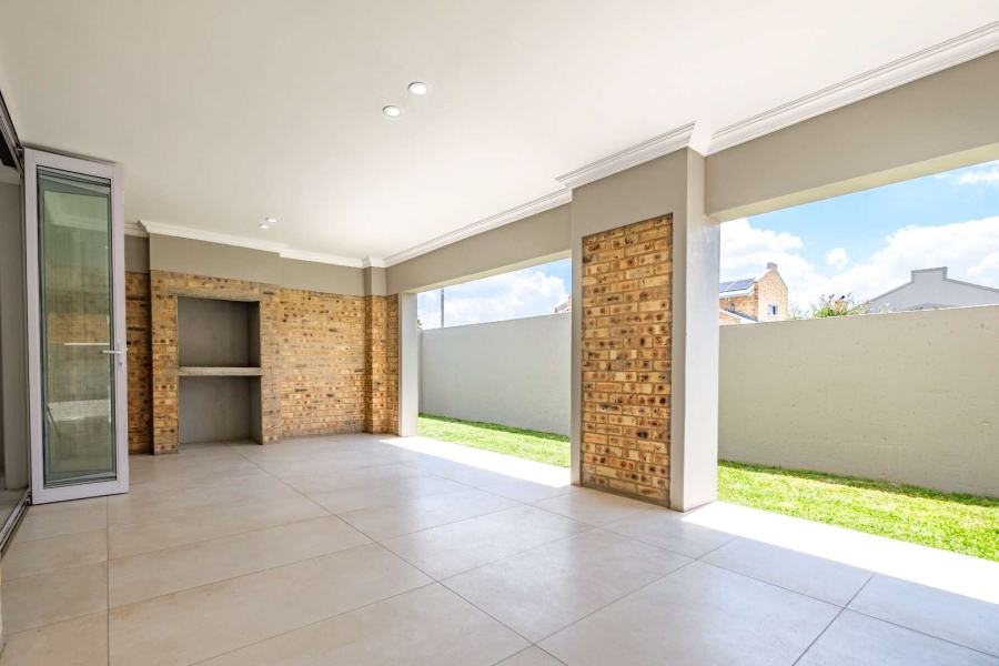 4 Bedroom Property for Sale in Beyerspark Gauteng