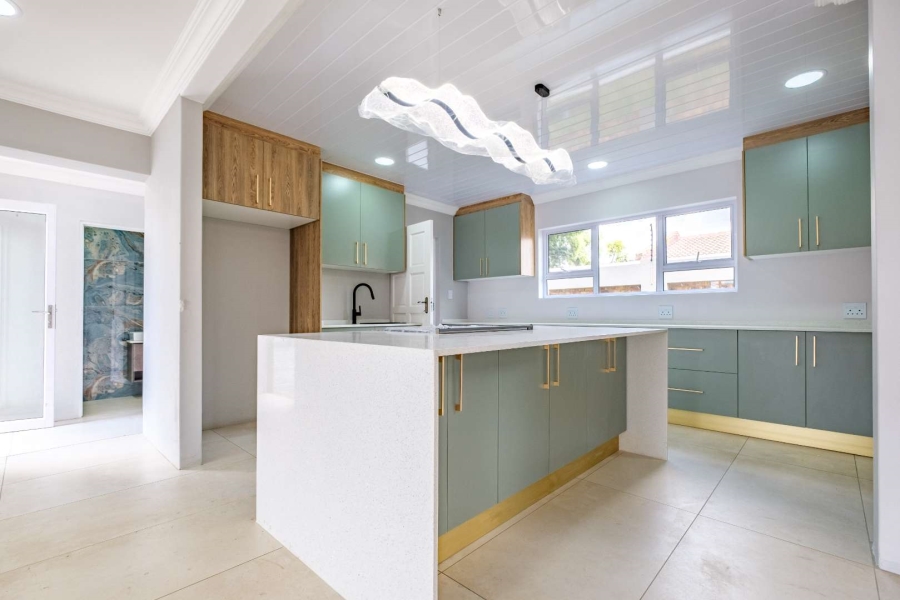 4 Bedroom Property for Sale in Beyerspark Gauteng