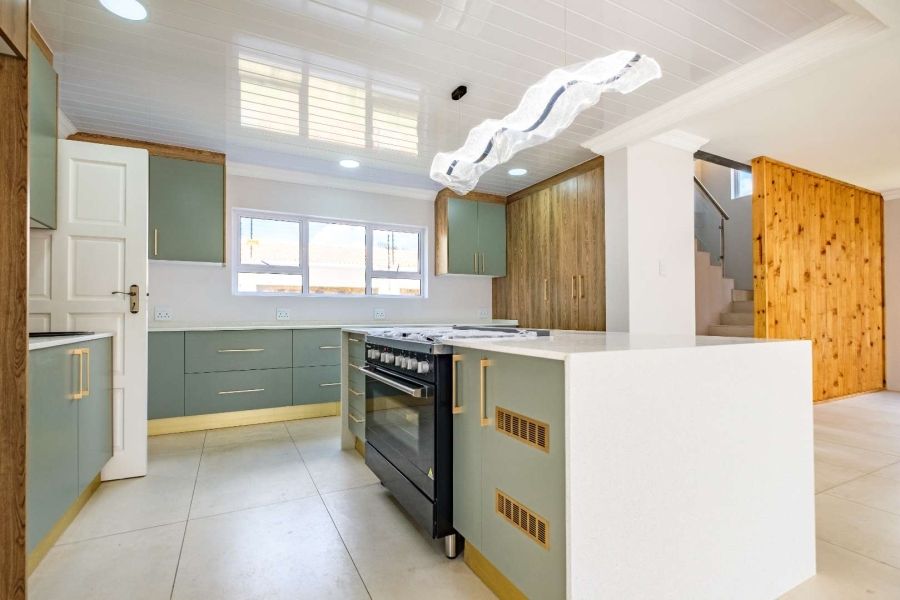 4 Bedroom Property for Sale in Beyerspark Gauteng