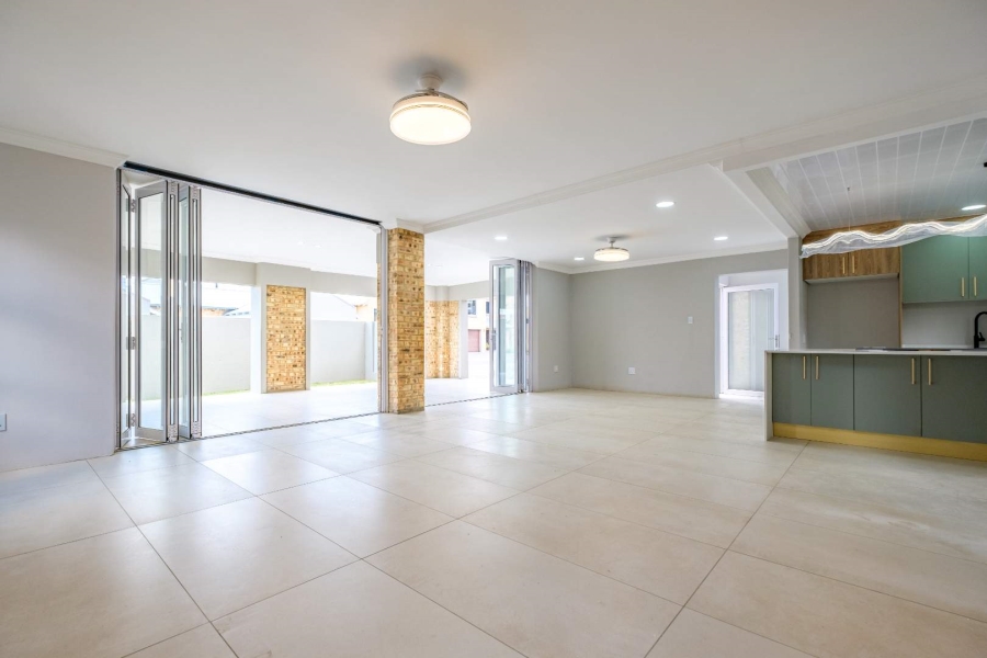 4 Bedroom Property for Sale in Beyerspark Gauteng