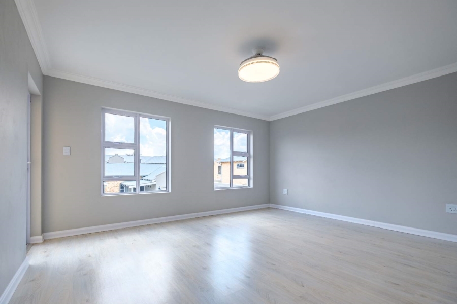 4 Bedroom Property for Sale in Beyerspark Gauteng