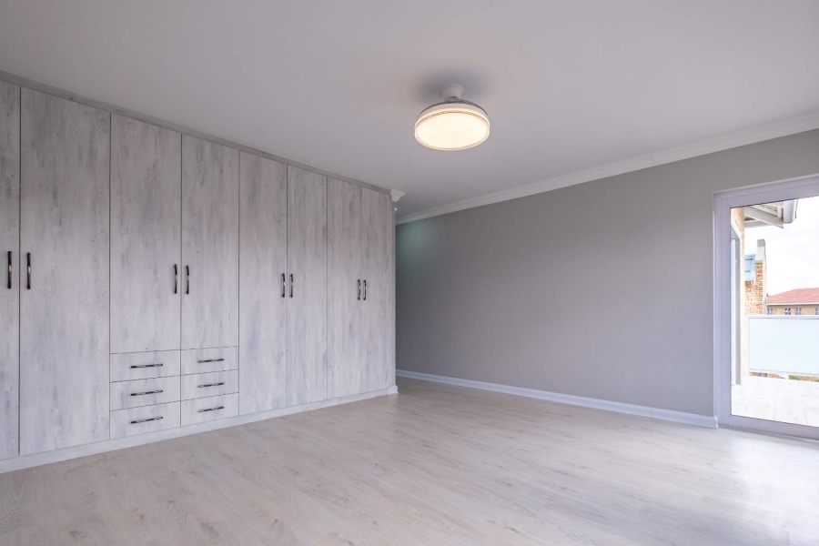 4 Bedroom Property for Sale in Beyerspark Gauteng