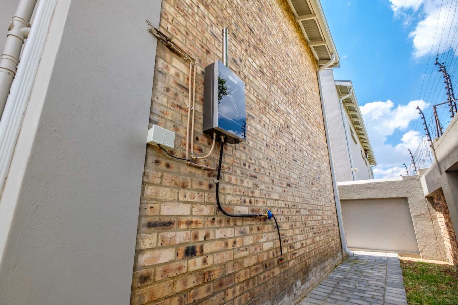 4 Bedroom Property for Sale in Beyerspark Gauteng