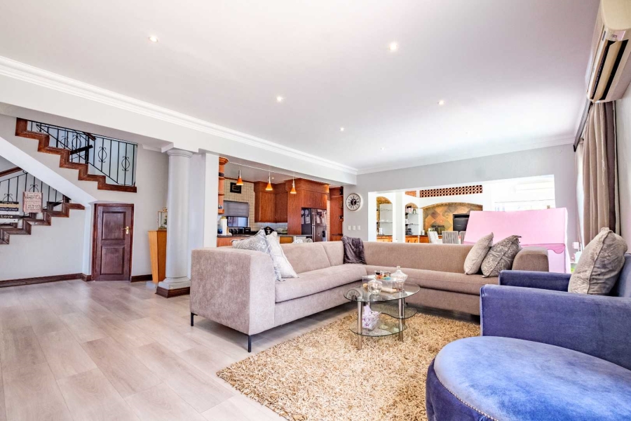 5 Bedroom Property for Sale in Beyerspark Gauteng
