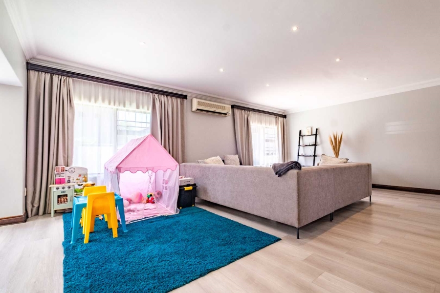 5 Bedroom Property for Sale in Beyerspark Gauteng