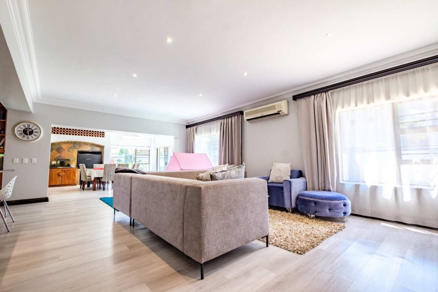 5 Bedroom Property for Sale in Beyerspark Gauteng