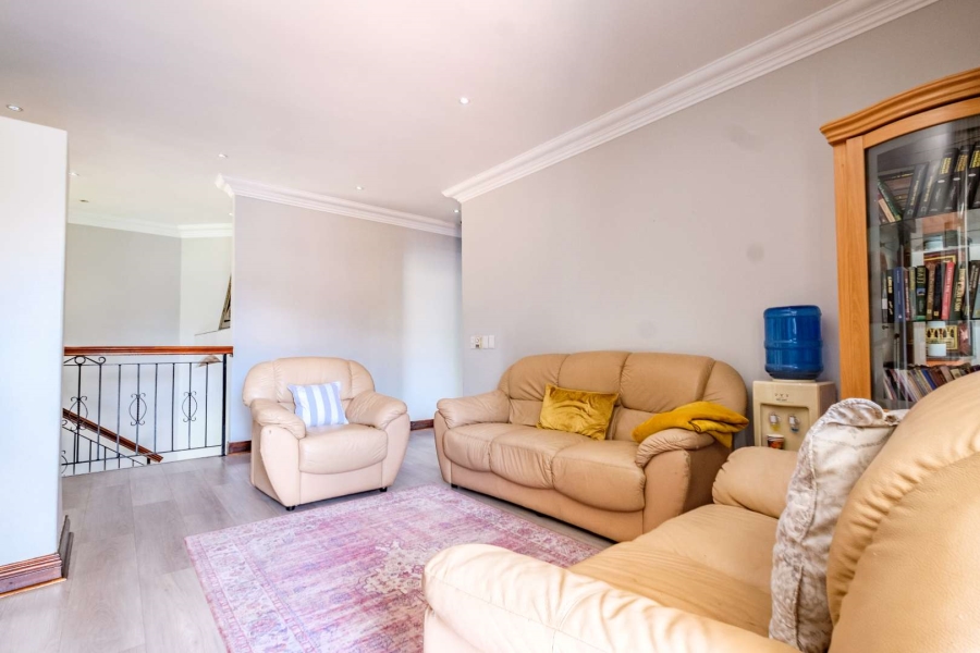 5 Bedroom Property for Sale in Beyerspark Gauteng