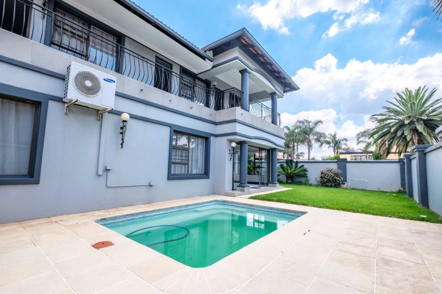 5 Bedroom Property for Sale in Beyerspark Gauteng