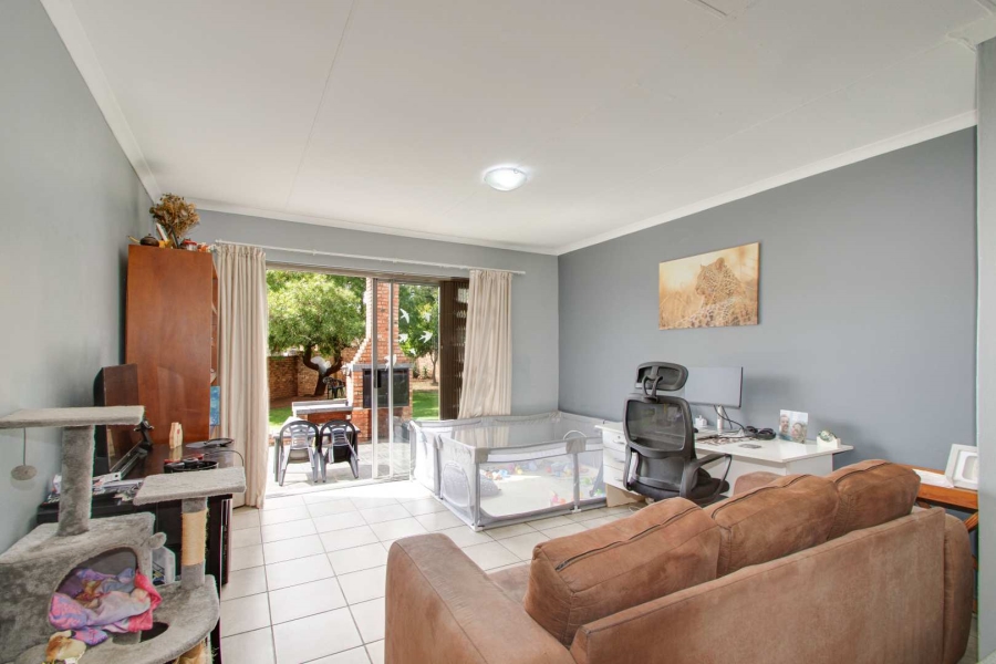 2 Bedroom Property for Sale in Radiokop Gauteng