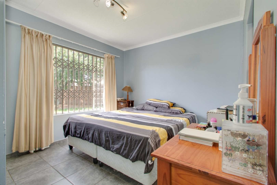 2 Bedroom Property for Sale in Radiokop Gauteng