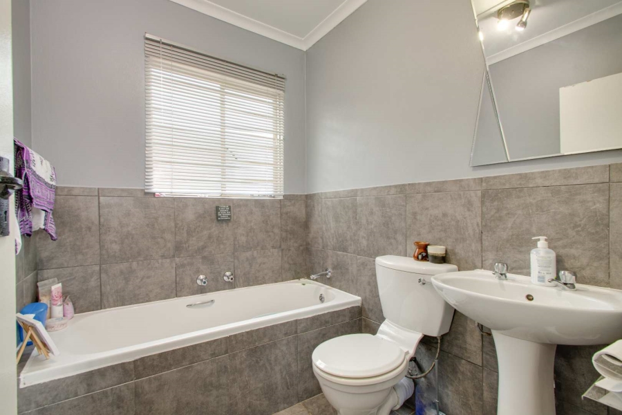 2 Bedroom Property for Sale in Radiokop Gauteng