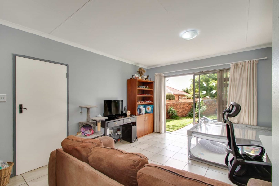 2 Bedroom Property for Sale in Radiokop Gauteng