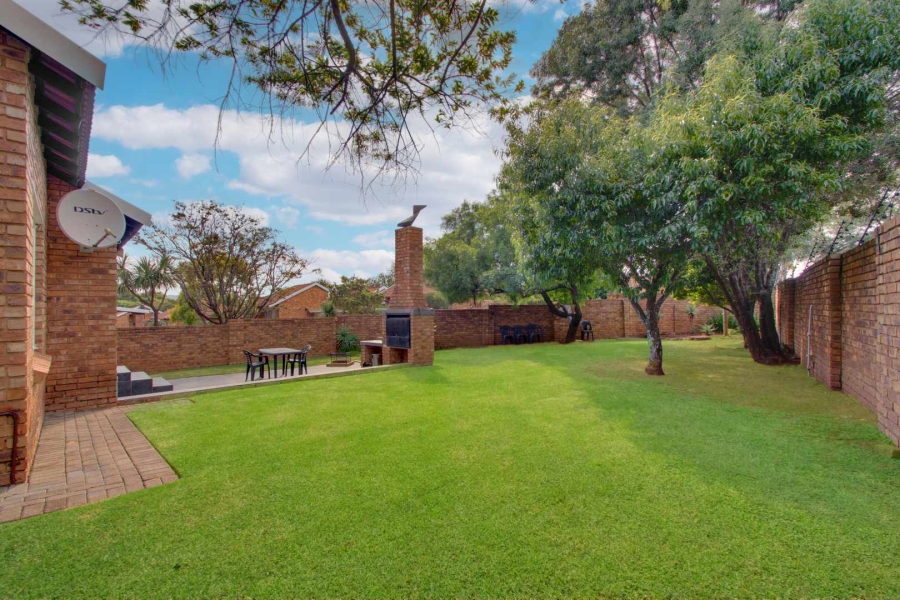 2 Bedroom Property for Sale in Radiokop Gauteng