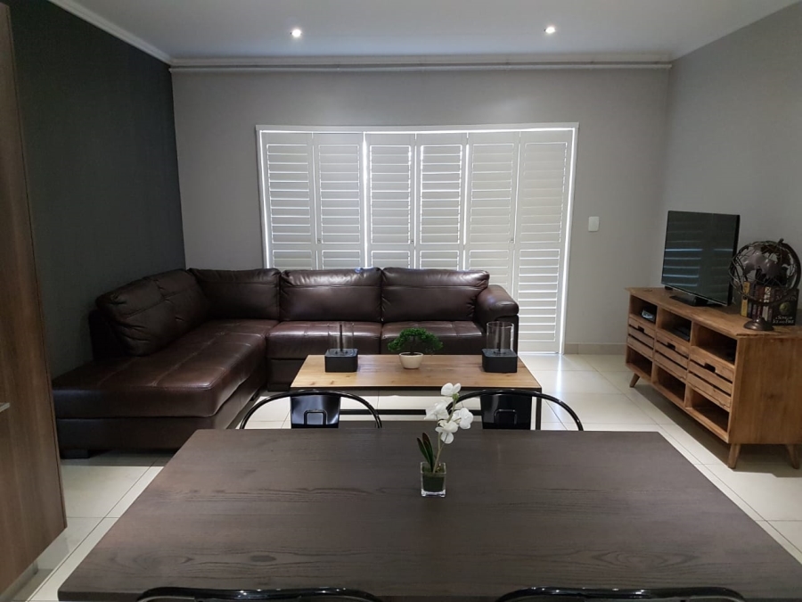 To Let 2 Bedroom Property for Rent in Atholl Gauteng
