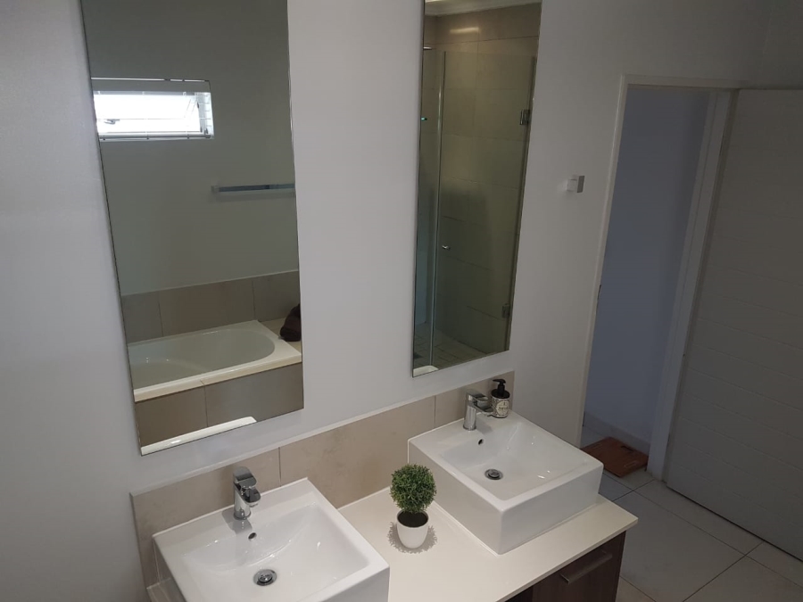 To Let 2 Bedroom Property for Rent in Atholl Gauteng