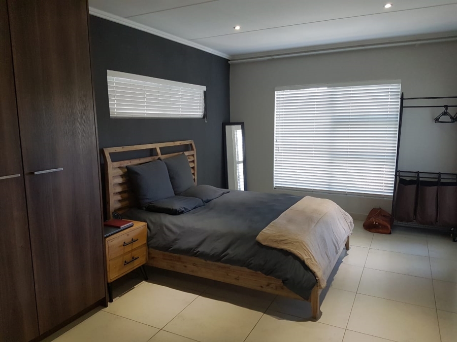 To Let 2 Bedroom Property for Rent in Atholl Gauteng