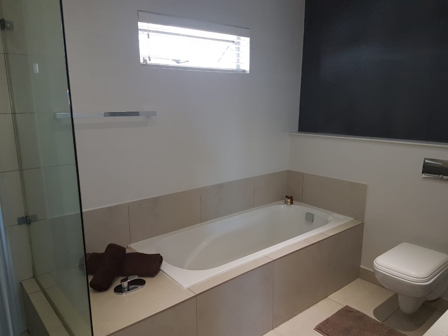 To Let 2 Bedroom Property for Rent in Atholl Gauteng