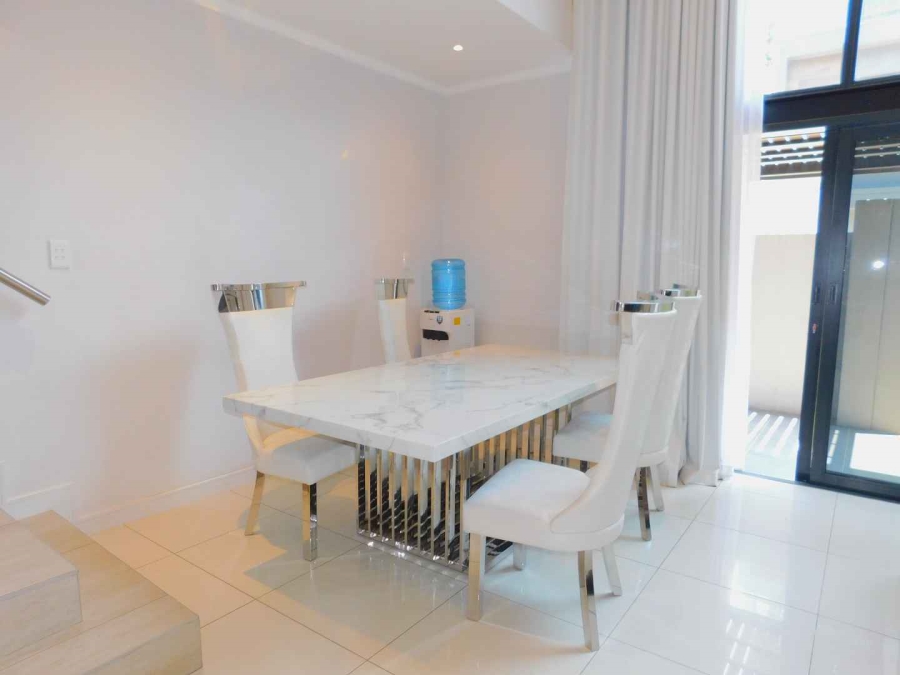 To Let 4 Bedroom Property for Rent in Bryanston Gauteng