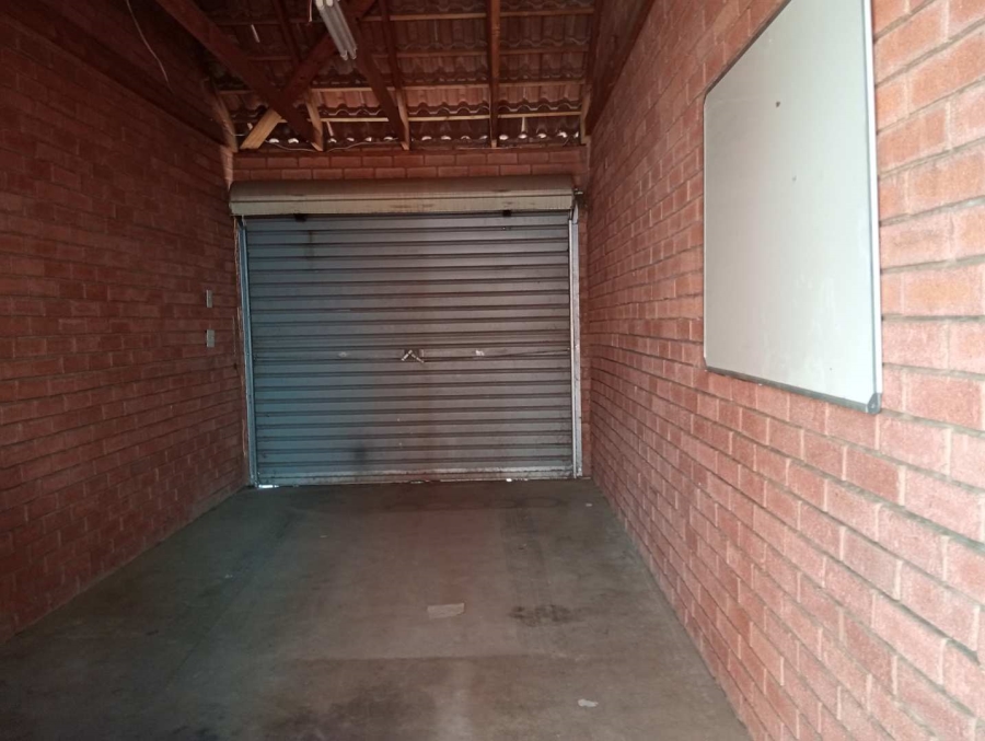 To Let 2 Bedroom Property for Rent in Die Hoewes Gauteng