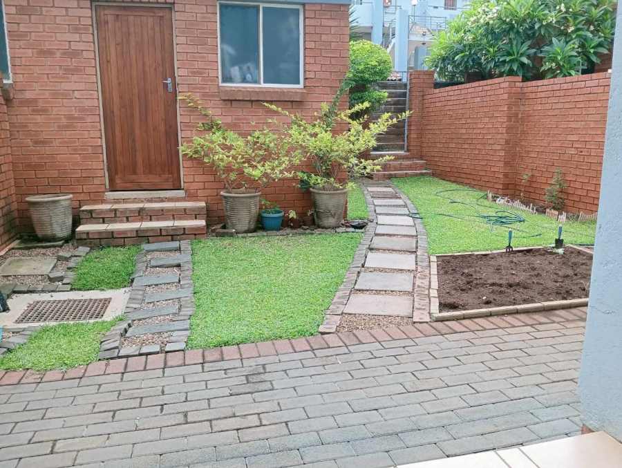 To Let 2 Bedroom Property for Rent in Die Hoewes Gauteng