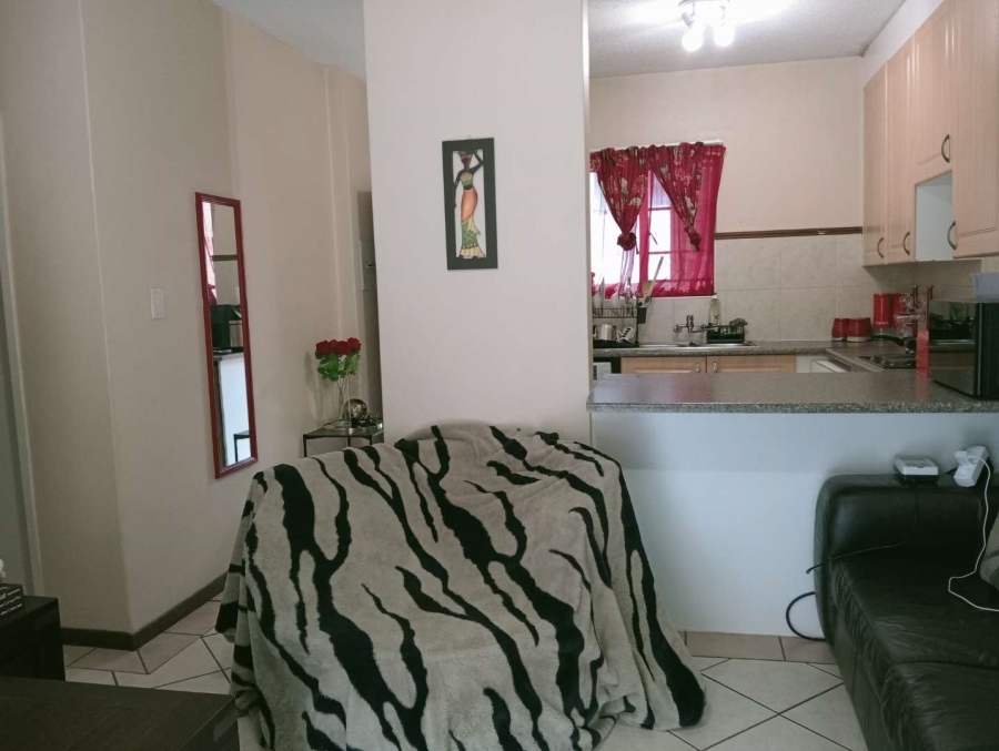 To Let 2 Bedroom Property for Rent in Die Hoewes Gauteng