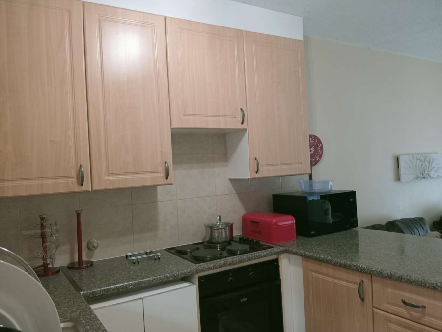 To Let 2 Bedroom Property for Rent in Die Hoewes Gauteng