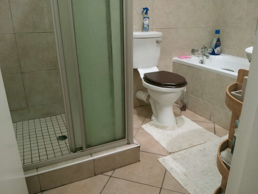 To Let 2 Bedroom Property for Rent in Die Hoewes Gauteng