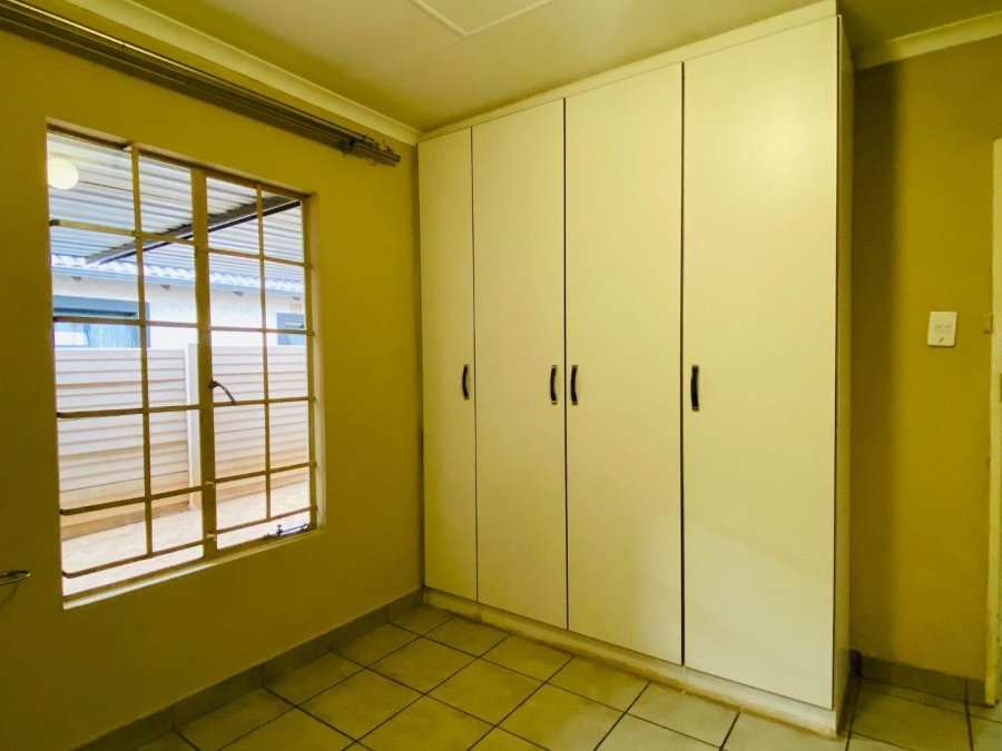 To Let 3 Bedroom Property for Rent in Sky City Gauteng