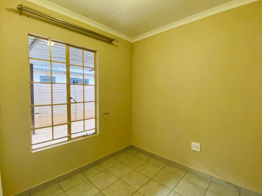 To Let 3 Bedroom Property for Rent in Sky City Gauteng