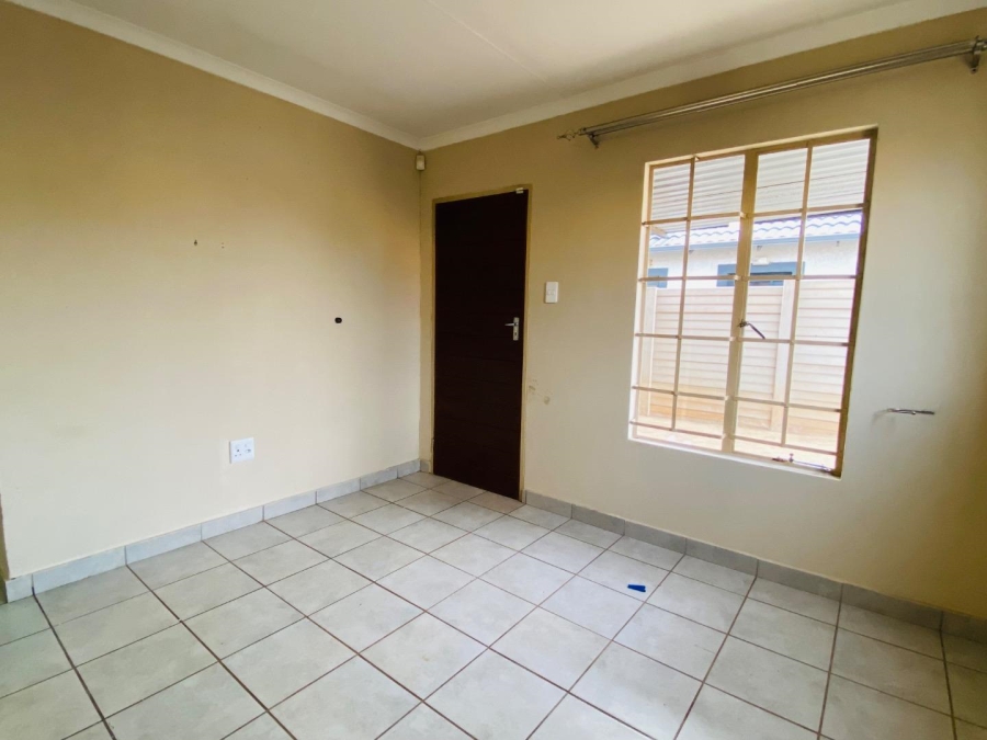 To Let 3 Bedroom Property for Rent in Sky City Gauteng