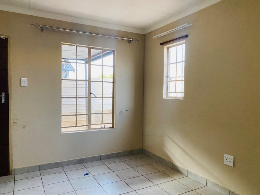 To Let 3 Bedroom Property for Rent in Sky City Gauteng