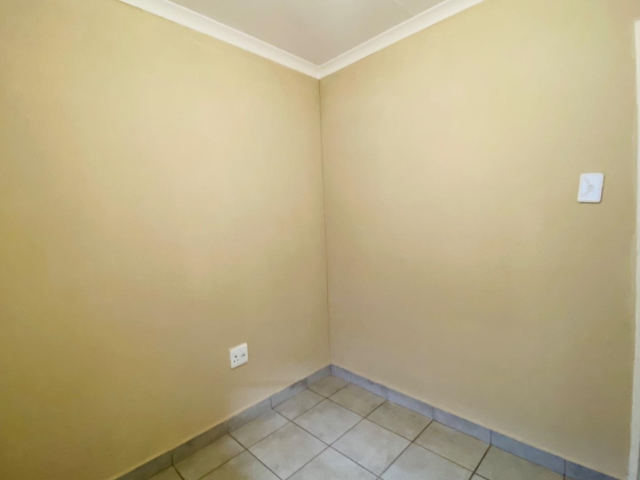 To Let 3 Bedroom Property for Rent in Sky City Gauteng