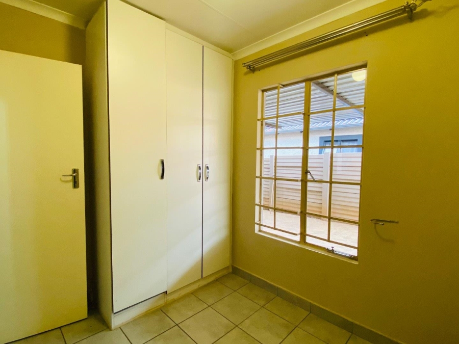 To Let 3 Bedroom Property for Rent in Sky City Gauteng