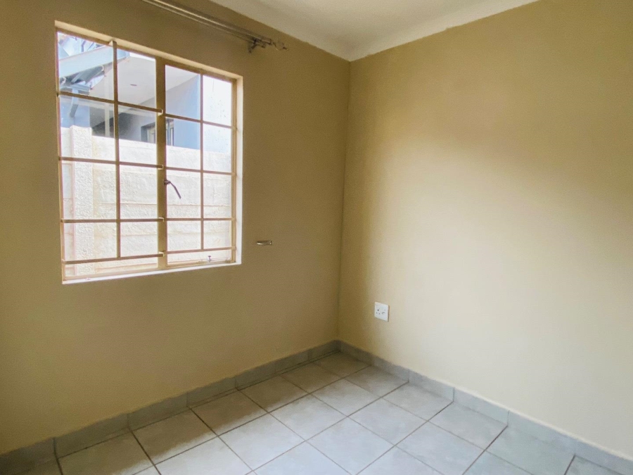 To Let 3 Bedroom Property for Rent in Sky City Gauteng