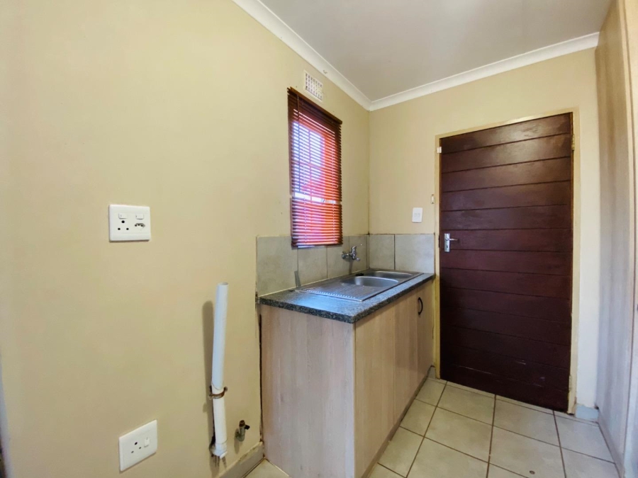 To Let 3 Bedroom Property for Rent in Sky City Gauteng