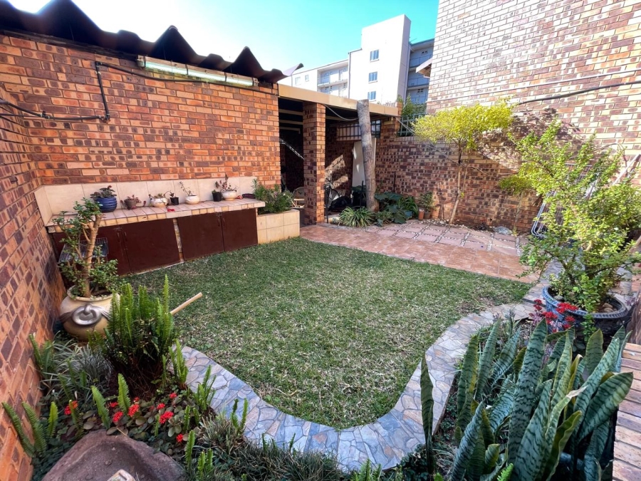 2 Bedroom Property for Sale in Weavind Park Gauteng