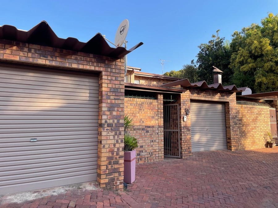 2 Bedroom Property for Sale in Weavind Park Gauteng
