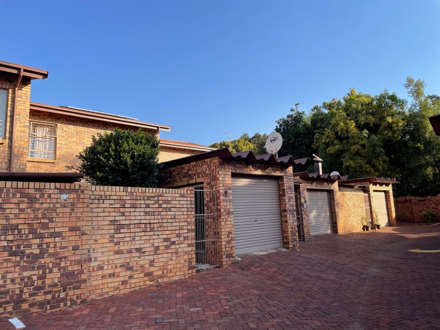 2 Bedroom Property for Sale in Weavind Park Gauteng