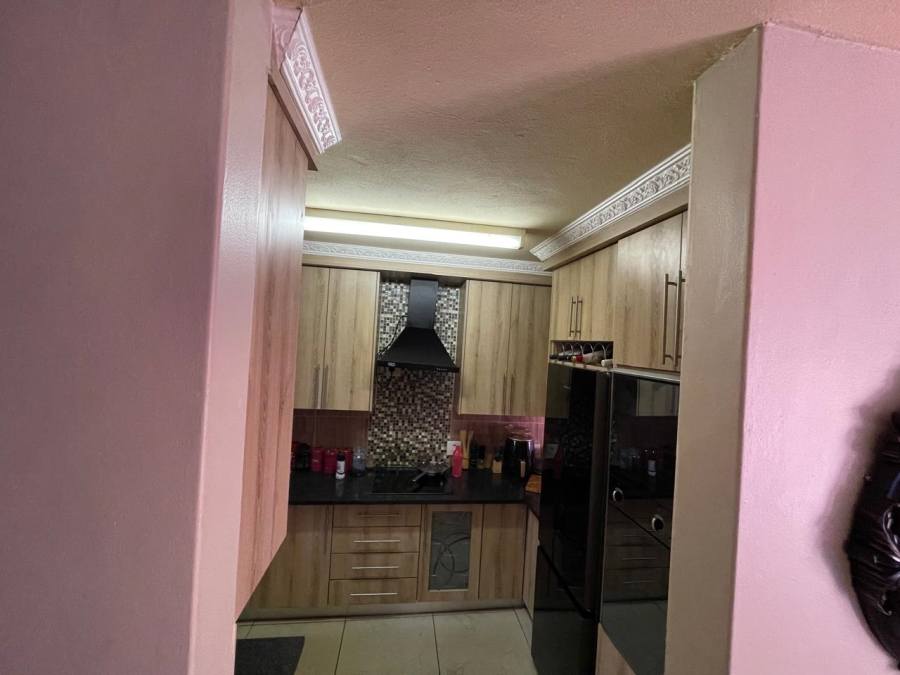 2 Bedroom Property for Sale in Weavind Park Gauteng