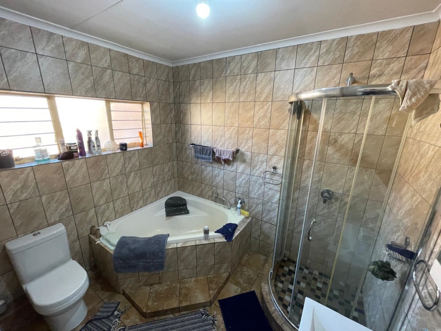 2 Bedroom Property for Sale in Weavind Park Gauteng